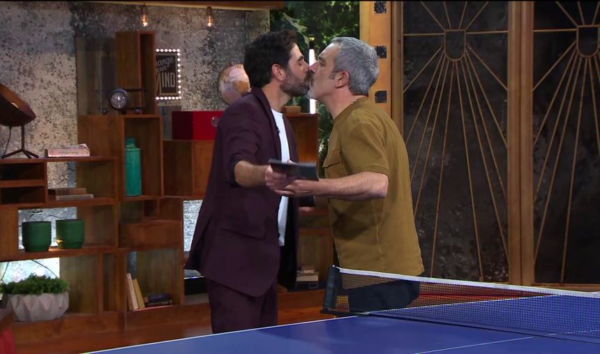 Pedro Alves e Miguel Rocha beijam-se
