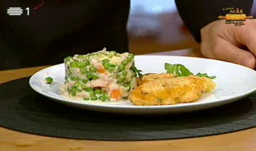 Salada Russa com pataniscas de bacalhau