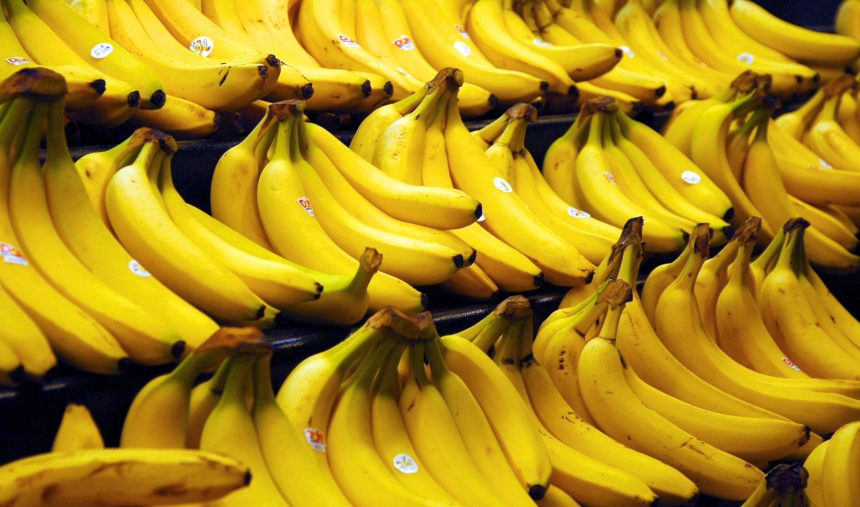 Banana na salada de fruta