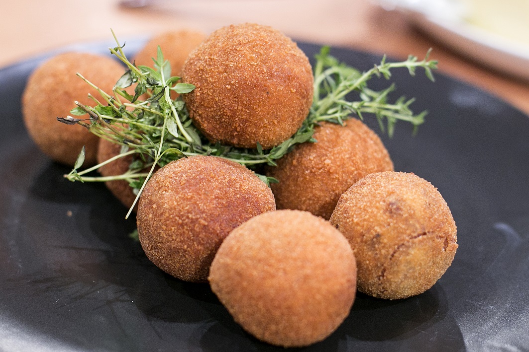 Croquetes de alheira Chefs Academy