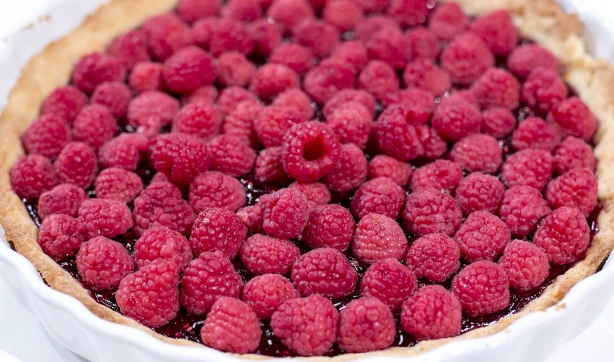 Tarte de massa areada com compota de frutos vermelhos