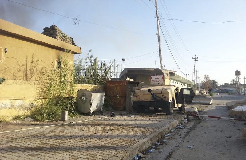 Veiculo das forças iraquianas em Hit na resistencia ao EI al Anbar 6 out Reuters