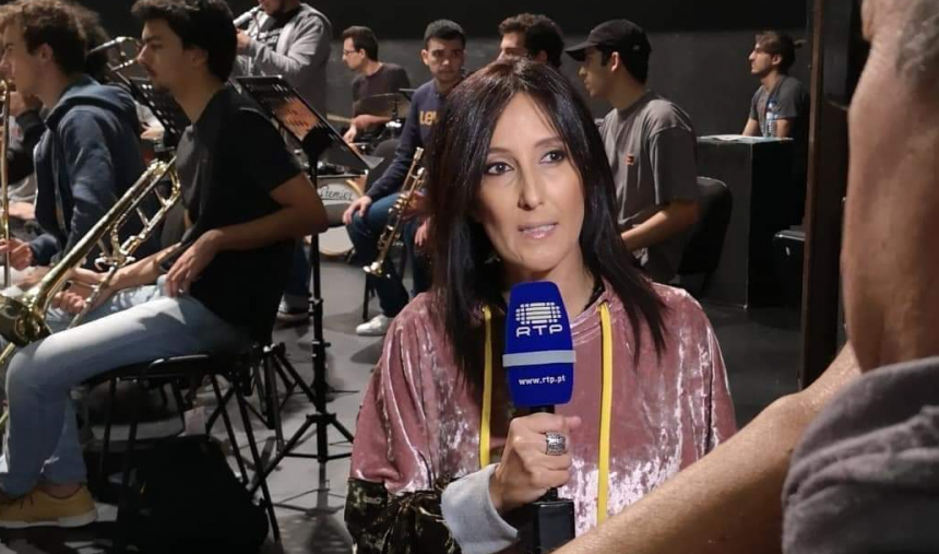 Jornalista da RTP Cláudia Viana vence Prémio de Jornalismo