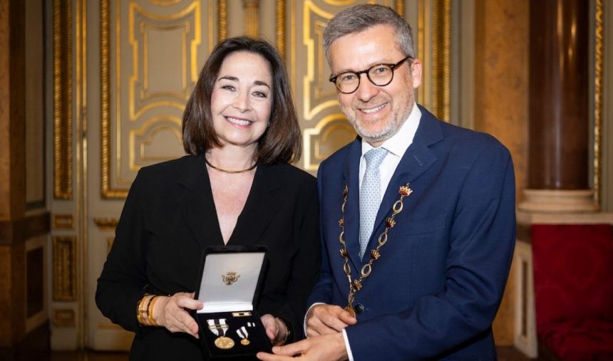 Paula Moura Pinheiro distinguida com Medalha Mérito Cultural pela Câmara Municipal de Lisboa