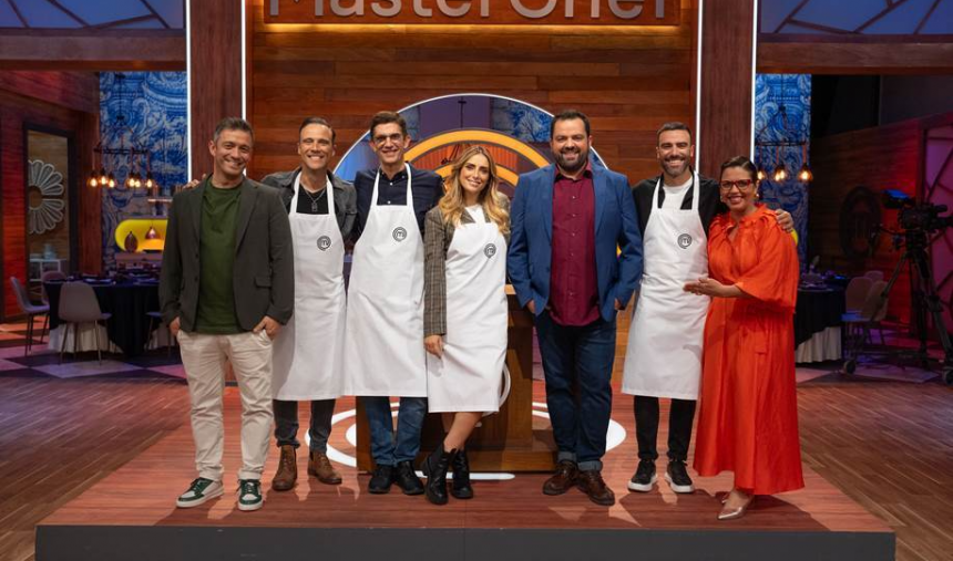 Surpresas e ajudantes especiais num programa de clássicos do Masterchef