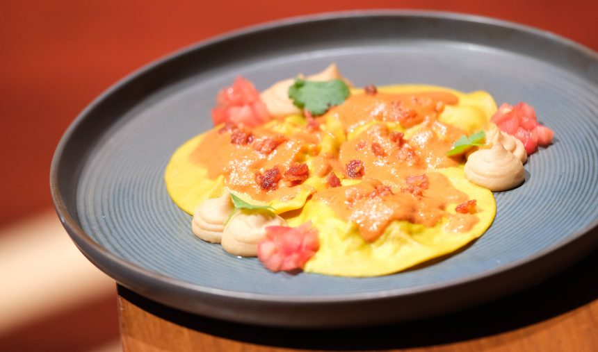 Macarrão de Frango (Raviolis com Puré de Feijão e Cru de Farinheira) - Nogueira