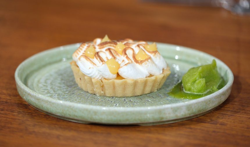 Tarte de Limão Merengada com Sorbet de Bimis, Limão e Manjericão - Maria