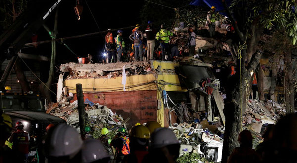 290 mortos no México, enquanto prosseguem as operações de busca e salvamento