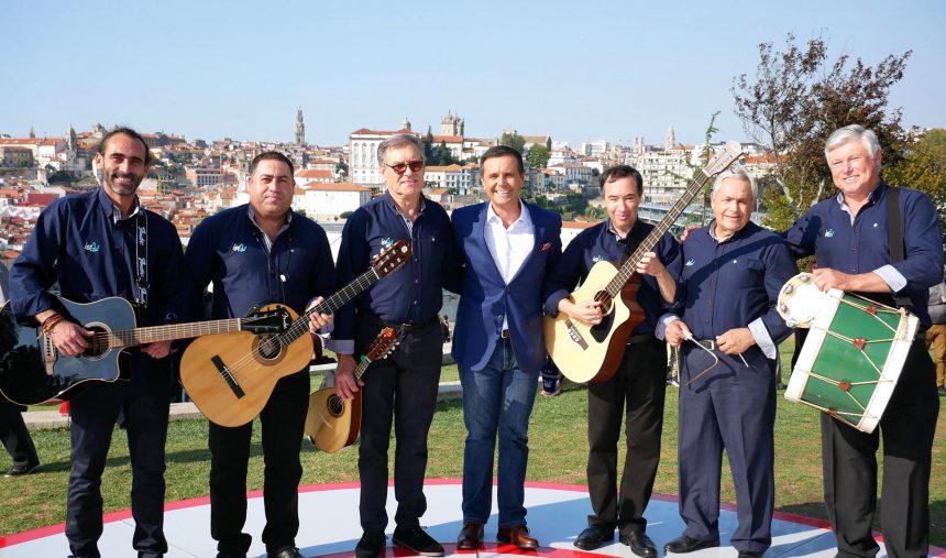 Grupo musical Lagoa Azul atua n'A Praça