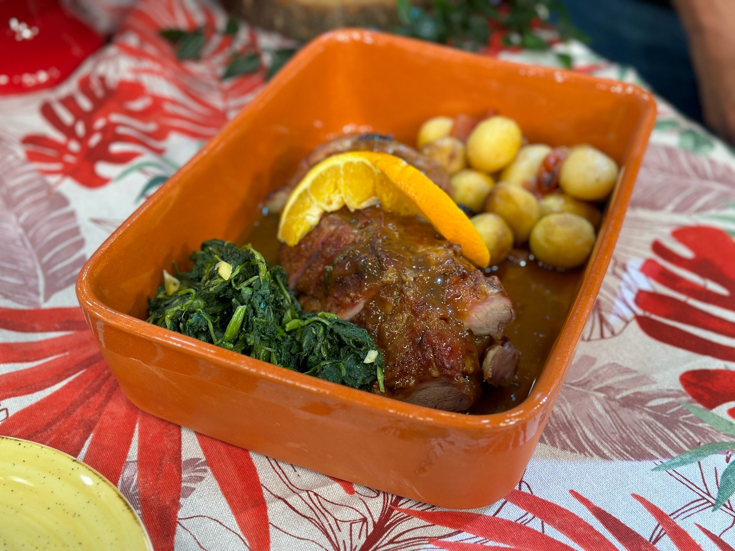 Bosque Encantado VITELA ASSADA À BOSQUE (Chef Elsa Silva) Praça da