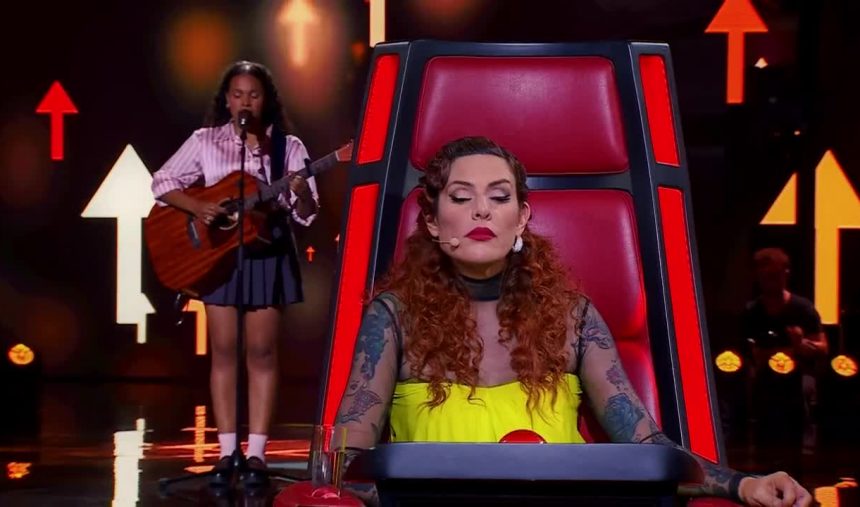 Imagem Isabella de Paula - "Payphone" | Provas Cegas