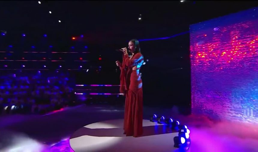 Imagem Júlia Ochôa - "A Moment Like This" | Galas